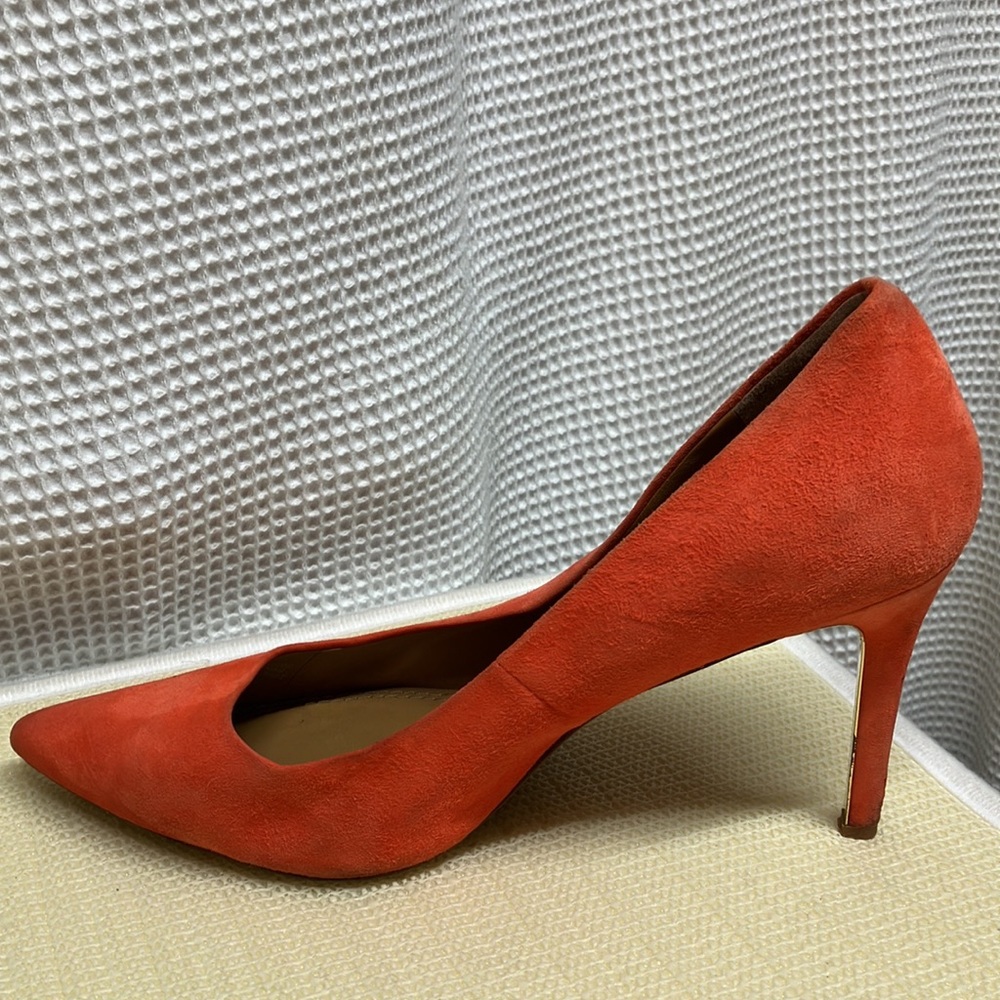 Troy Burch Suede Pumps - Picture 6 of 6